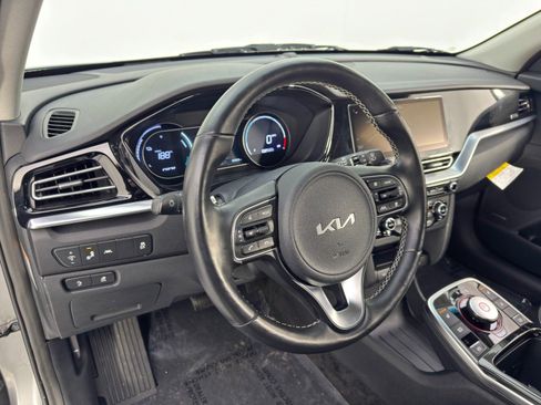 Used 2022 Kia Niro EX w/ Cold Weather Package image 12