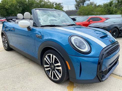 Used 2024 MINI Cooper S w/ Signature Upholstery Package FWD image 19