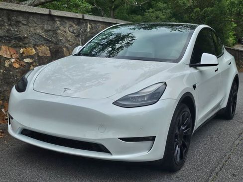 Used 2022 Tesla Model Y Long Range AWD/4WD image 14