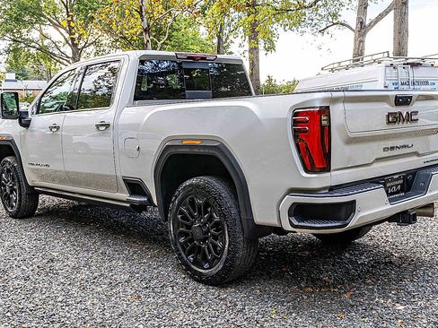 Used 2024 GMC Sierra 2500 Denali w/ Denali Reserve Package image 4