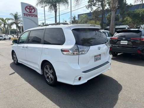 Used 2017 Toyota Sienna SE FWD image 6