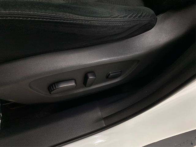 Used 2015 Nissan Rogue SV w/ SV Moonroof Package AWD/4WD image 24