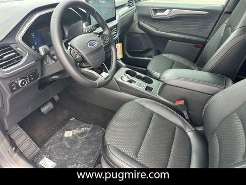 New 2025 Ford Escape SE image 9