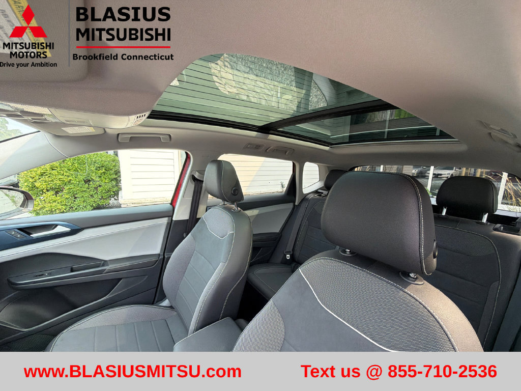 Used 2024 Volkswagen Taos SE w/ Panoramic Sunroof Package AWD/4WD image 34