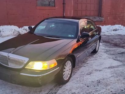Used 2003 Lincoln Town Car Executive
