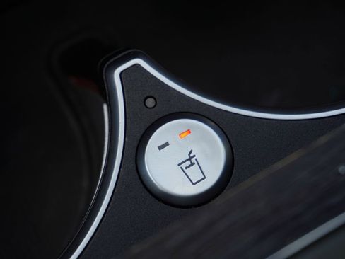 Used 2021 Mercedes-Benz GLE 350 4MATIC image 21