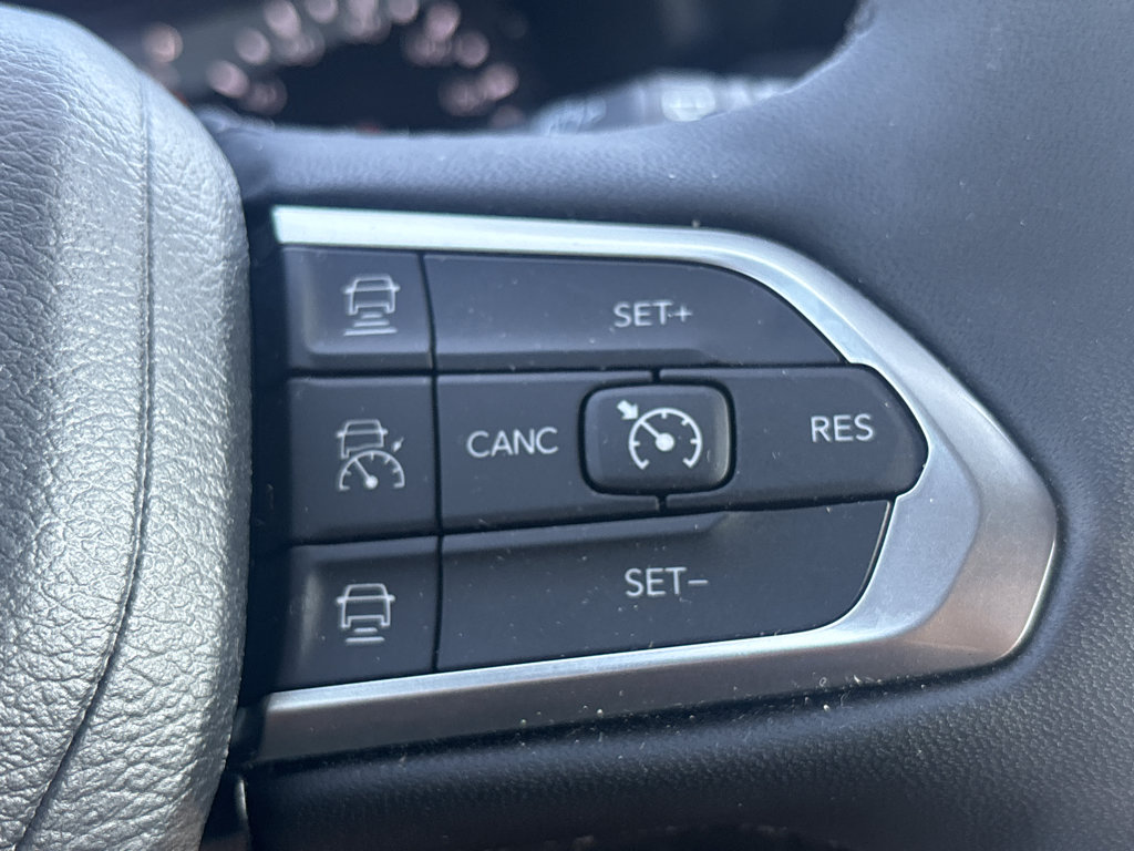 Used 2026 Jeep Compass Limited AWD/4WD image 12