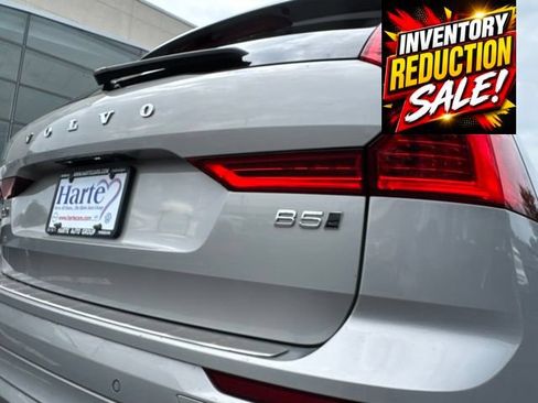 Used 2022 Volvo XC60 B5 Momentum AWD/4WD image 24