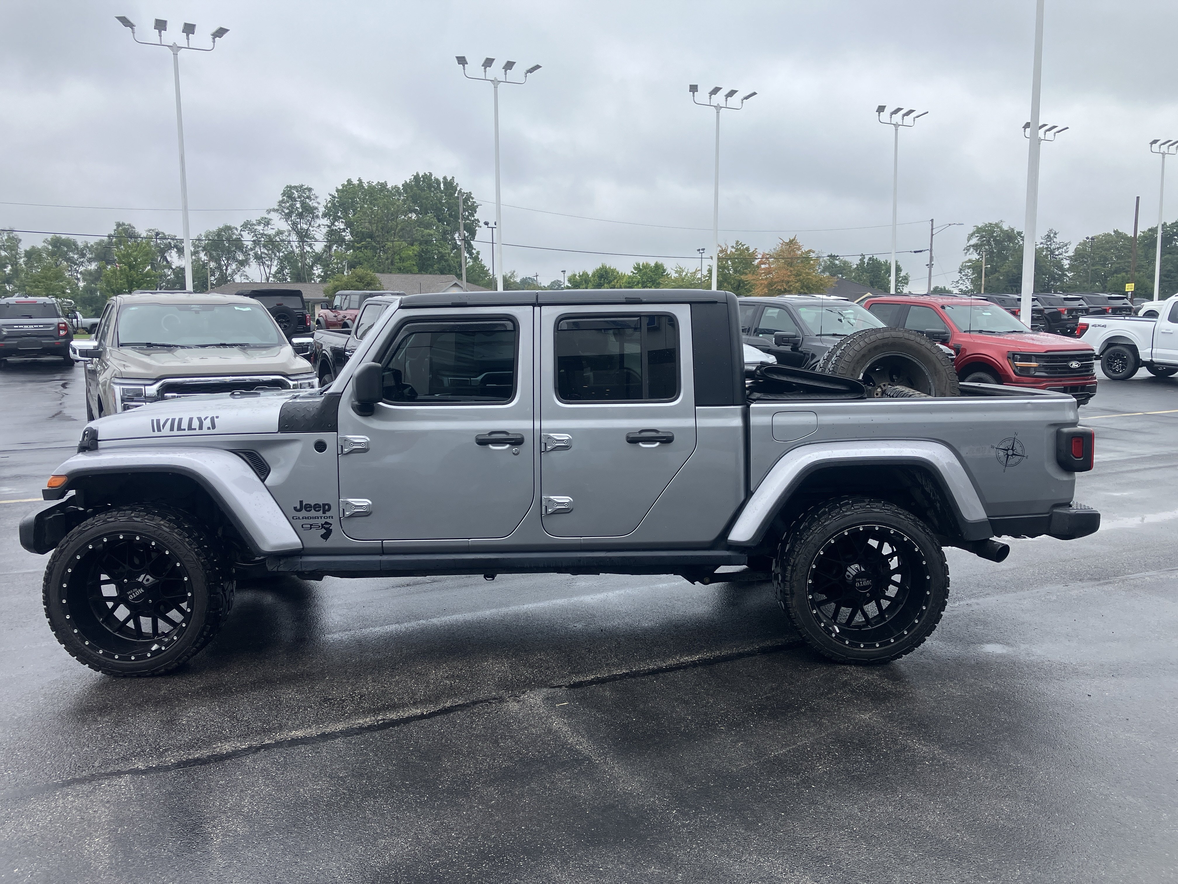 Used 2021 Jeep Gladiator Sport AWD/4WD image 4