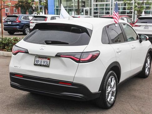 Used 2025 Honda HR-V LX image 5