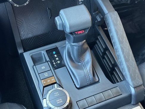 Used 2025 Toyota Tacoma TRD Sport AWD/4WD image 22