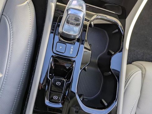 New 2026 Volvo XC40 B5 Ultra w/ Protection Package Premier image 13