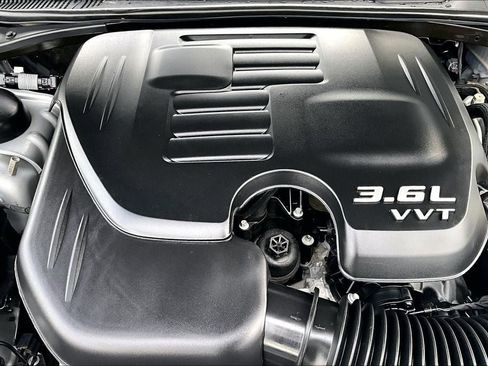 Used 2022 Dodge Challenger SXT w/ Driver Convenience Group image 30