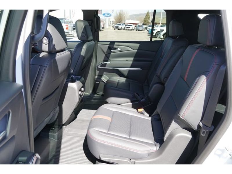New 2026 Chevrolet Traverse RS w/ LPO, Floor Liner Package AWD/4WD image 12