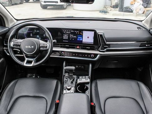 Used 2025 Kia Sportage EX FWD image 13