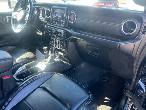 Used 2022 Jeep Gladiator Overland w/ Popular Equipment Package AWD/4WD image 39