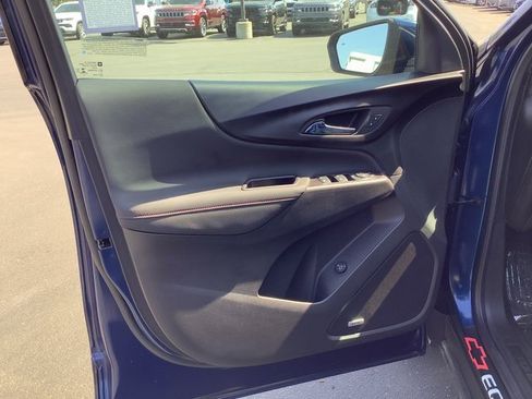 Used 2022 Chevrolet Equinox RS w/ RS Leather Package image 9