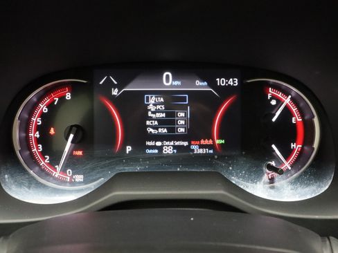 Used 2025 Toyota RAV4 XLE FWD image 39