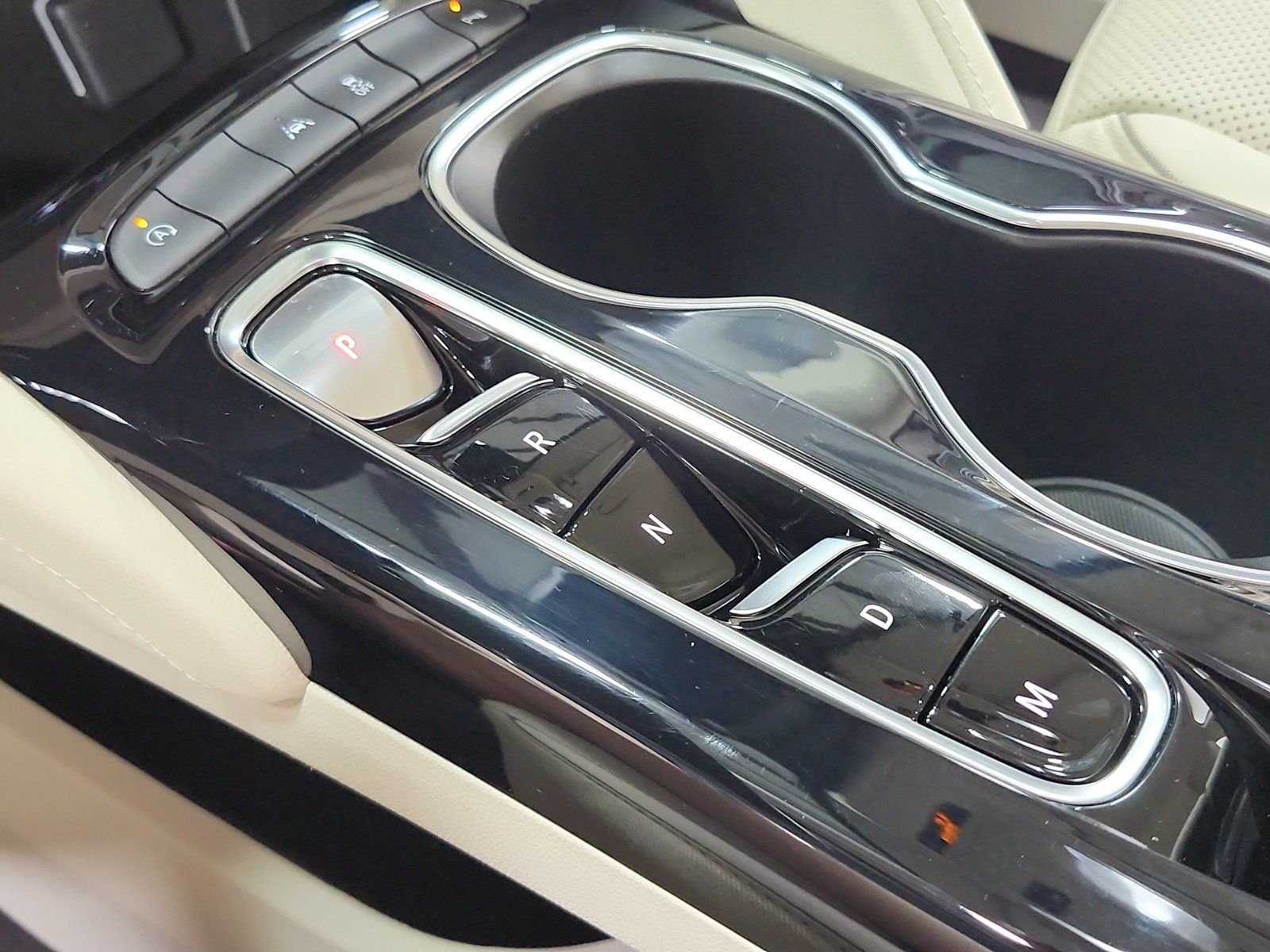 Used 2023 Buick Envision Essence w/ Technology Package I FWD image 29