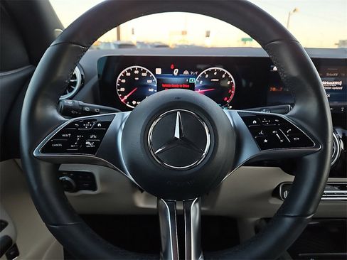 Certified 2025 Mercedes-Benz GLA 250 4MATIC image 25