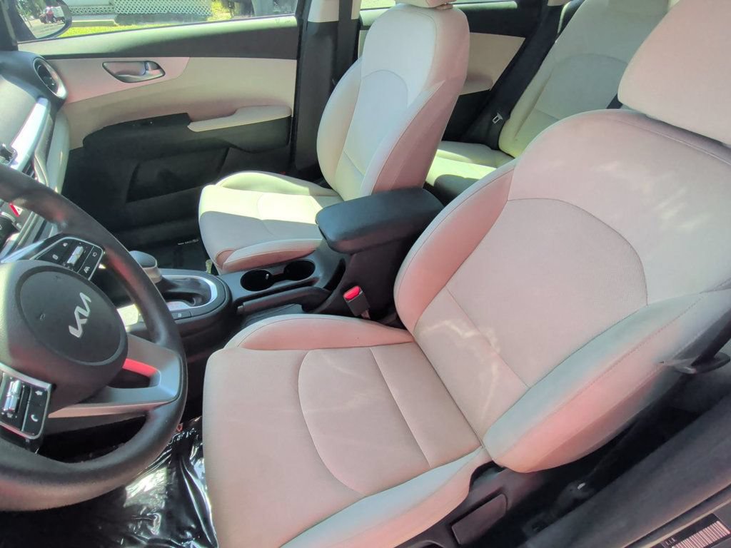 Used 2022 Kia Forte LXS w/ LXS Technology Package FWD image 14