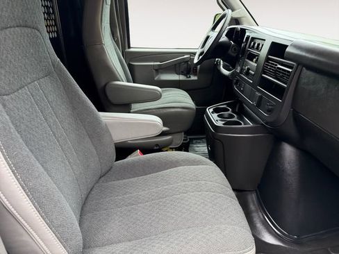 Used 2024 GMC Savana 2500 w/ Driver Convenience Package RWD image 15