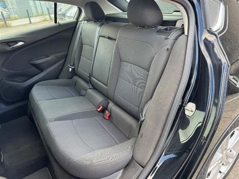 Used 2018 Chevrolet Cruze LT w/ Convenience Package image 17