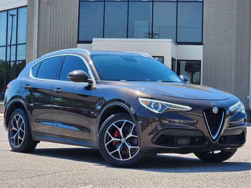 Used 2019 Alfa Romeo Stelvio Ti AWD/4WD image 28