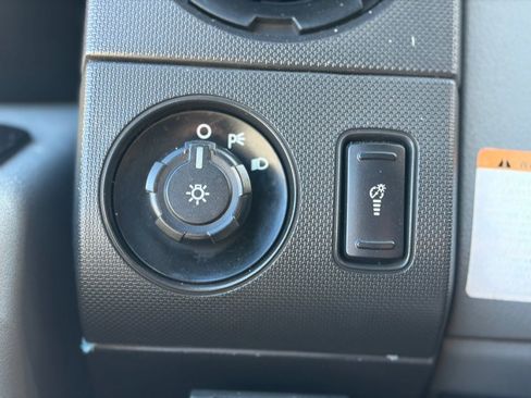 Used 2017 Ford F650 2WD Crew Cab Super Duty image 33