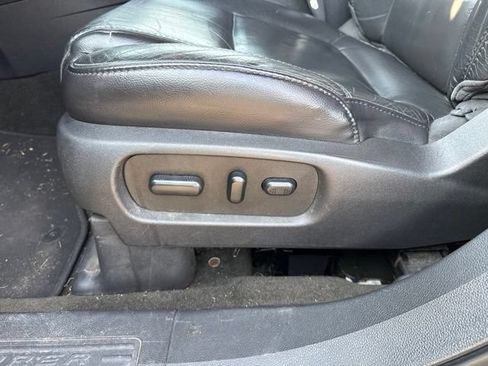 Used 2014 Ford Explorer XLT w/ Equipment Group 202A AWD/4WD image 14