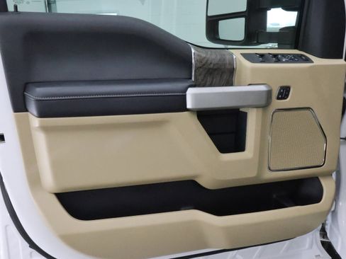 Used 2019 Ford F350 Lariat w/ Lariat Ultimate Package image 44