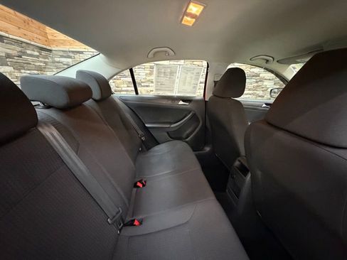 Used 2015 Volkswagen Jetta S image 29
