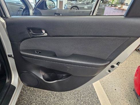 Used 2012 Hyundai Elantra w/ Preferred Pkg FWD image 33
