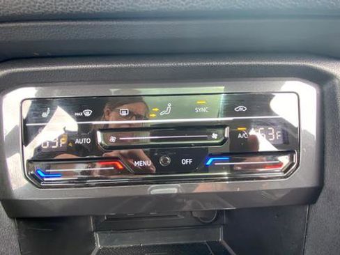 Used 2022 Volkswagen Tiguan SE R-Line AWD/4WD image 19