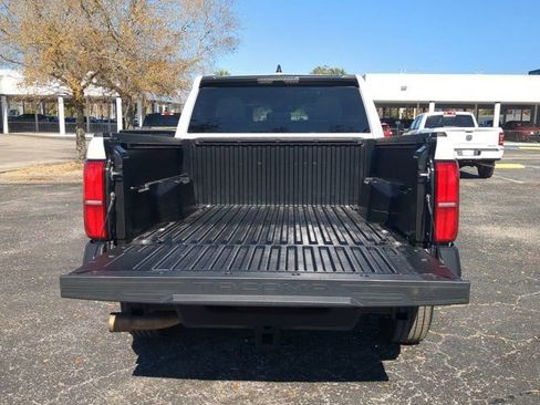 Used 2024 Toyota Tacoma SR image 12