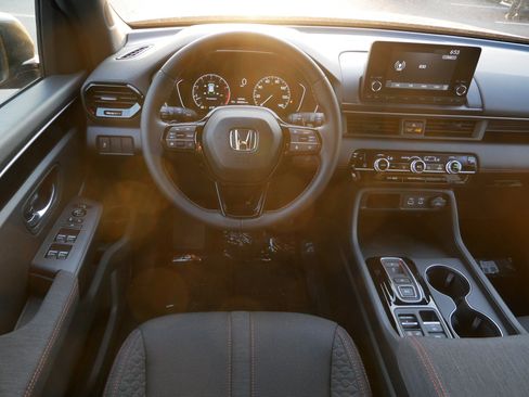 New 2025 Honda Pilot Sport image 21