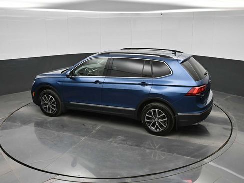 Used 2018 Volkswagen Tiguan SE AWD/4WD image 27