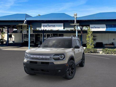 New 2025 Ford Bronco Sport Outer Banks image 2