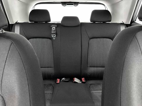 New 2025 Hyundai Venue SE image 16