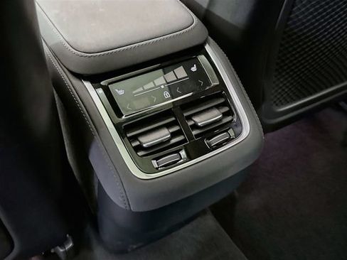 Used 2025 Volvo XC90 B5 Plus AWD/4WD image 26