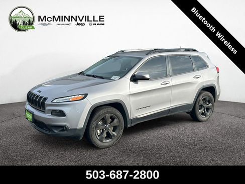 Used 2018 Jeep Cherokee Latitude w/ Altitude Package image 1
