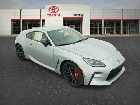 Used 2026 Toyota GR86 Premium w/ Performance Package RWD image 14