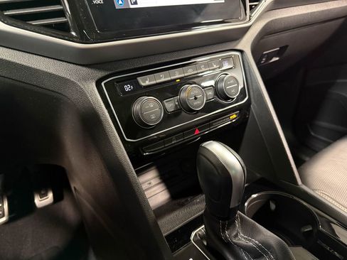 Used 2023 Volkswagen Atlas Cross Sport SEL Premium R-Line image 82