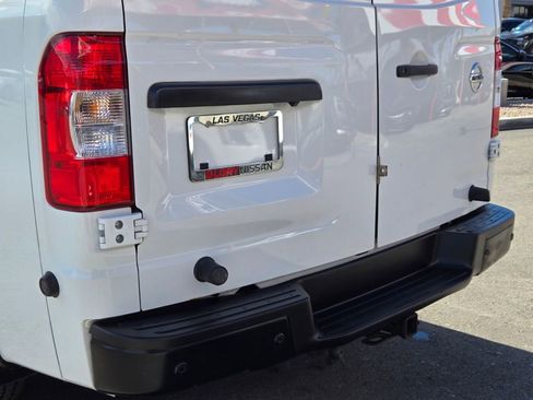 Used 2021 Nissan NV 2500 SV image 9