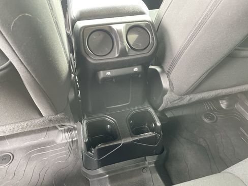 Used 2022 Jeep Gladiator Willys image 21