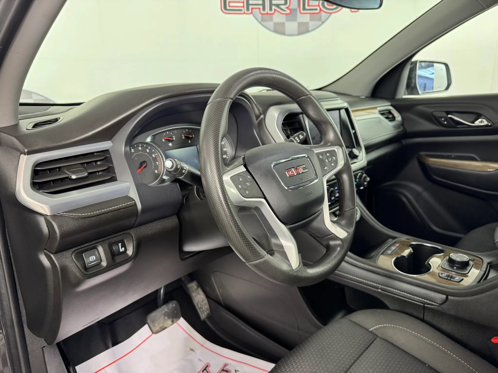 Used 2023 GMC Acadia SLE w/ Driver Convenience Package AWD/4WD image 10