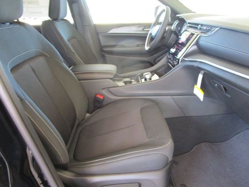 New 2026 Jeep Grand Cherokee Laredo X image 25