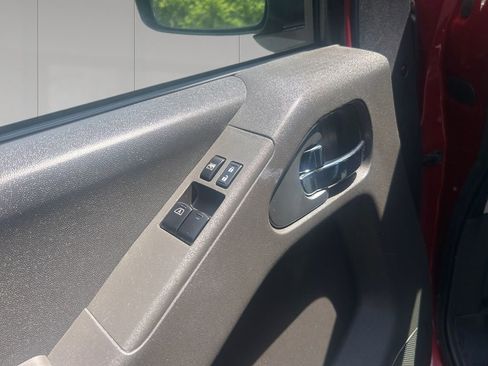 Used 2021 Nissan Frontier SV AWD/4WD image 11