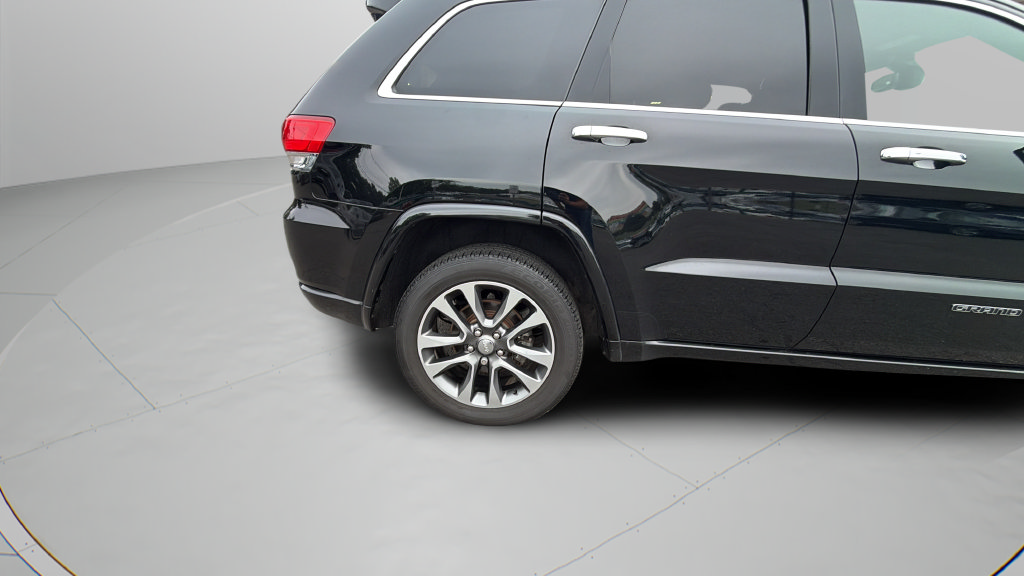 Used 2018 Jeep Grand Cherokee Overland AWD/4WD image 32