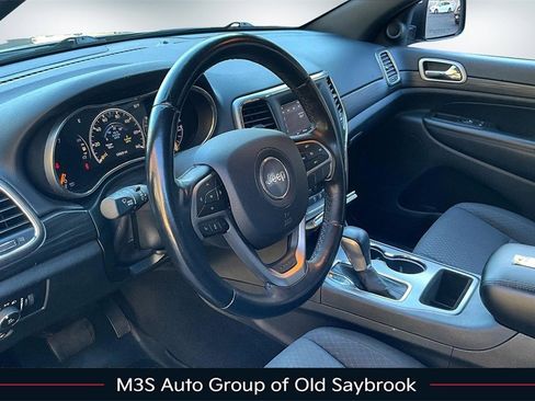 Used 2020 Jeep Grand Cherokee Laredo image 17